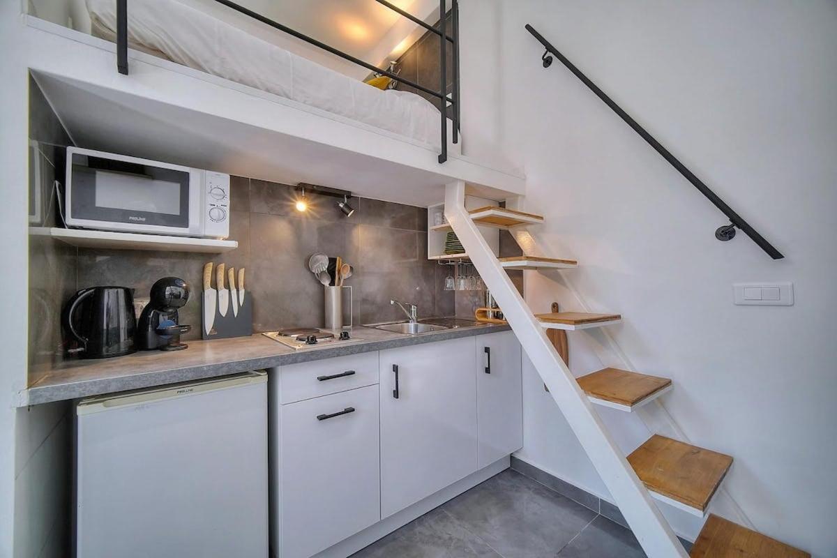 Laurette Mezzanine - 500m From The *
